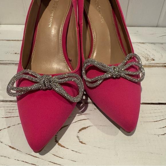 Elegant BCBGeneration Pink Heels with Bow Accent Size 9M - Picture 8 of 9